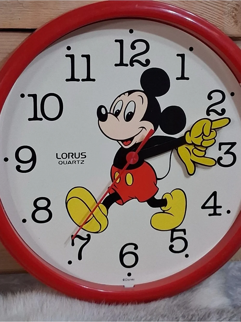 Vintage Disney Mickey Mouse Lorus Quartz Wall Clock Red Retro Character Decor